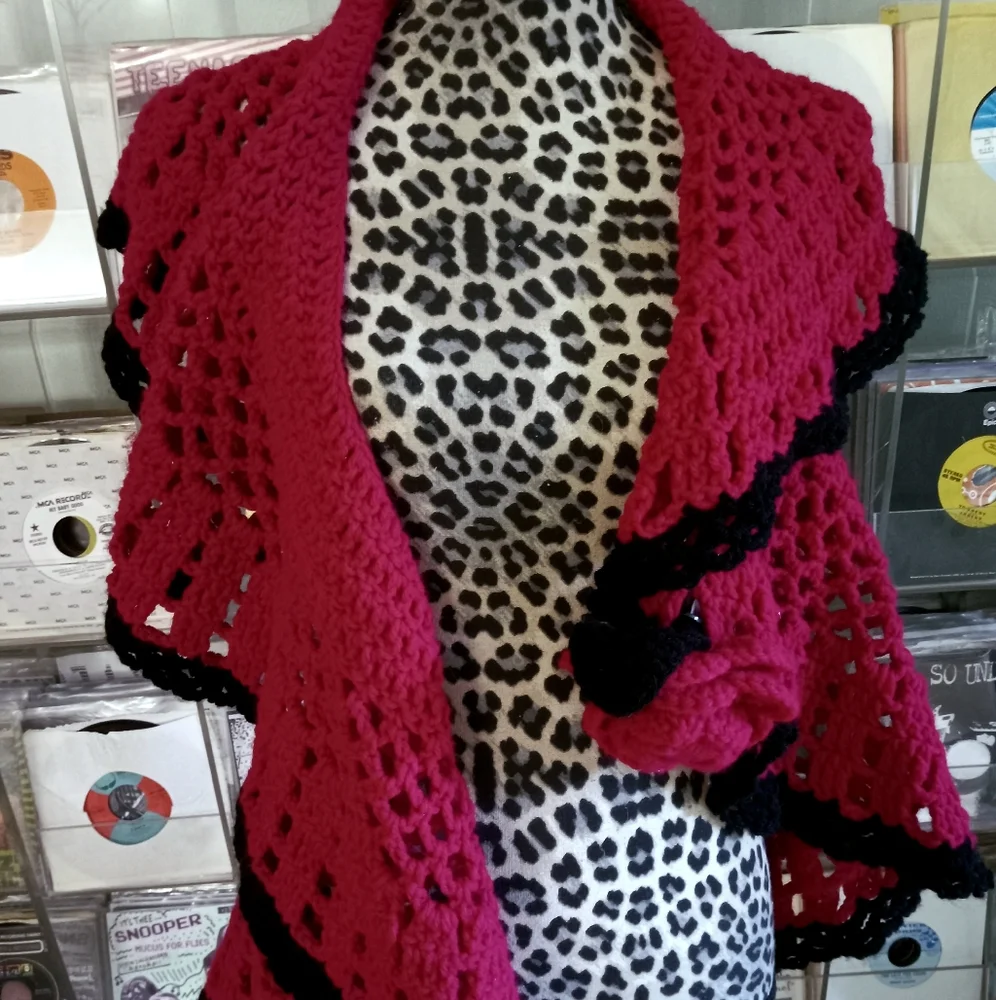 Gorgeous Handmade Circular Crochet Vest Detachable Rose Button Cottagecore - Picture 2 of 6